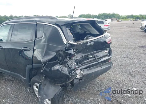 2018 Jeep Compass Latitude 4X4 from USA, damaged, VIN 3C4NJDBB1JT392421